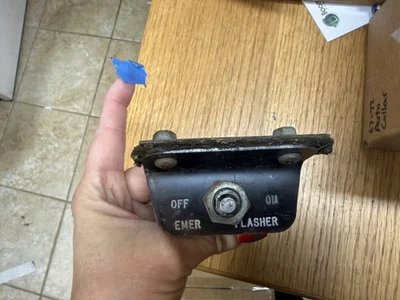 Camión Ford F100 F250 F350 1968 1969 interruptor intermitente de emergencia + soporte 68 69 OEM Foto 1 de 3