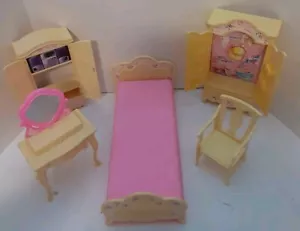 Vintage Barbie Schlafzimmer klappbar hübscher Kleiderschrank Schrank Waschtisch & Stuhl 1996 Mattel - Bild 1 von 18