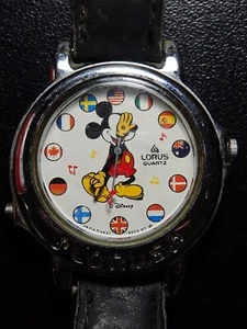 Vintage Lorus Mickey Mouse watch with flags on the dial - Picture 1 of 14