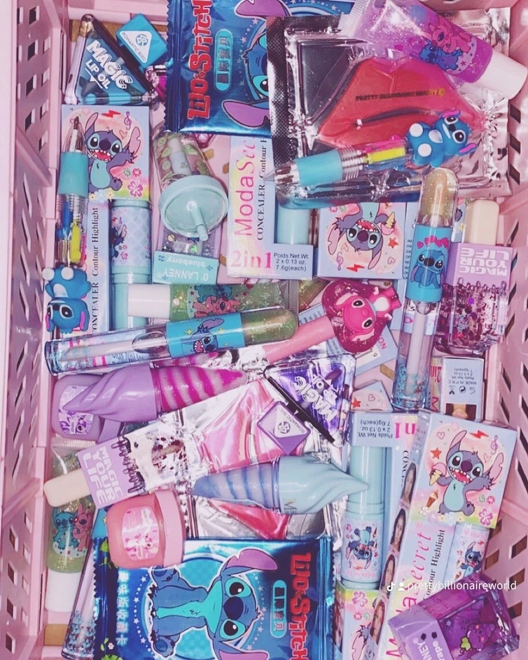 lip gloss scoop, mystery bundle, stitch Lip gloss, stitch Make up, stitch gift - Image 1 of 1