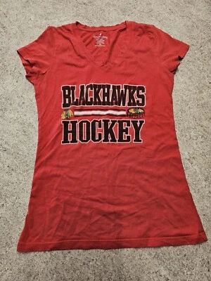 Camiseta para mujer Chicago Blackhawks NHL cuello en V talla S suave como una uva Foto 1 de 4