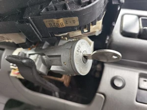 MAZDA BONGO 2002-2006 IGNITION SWITCH & key - Picture 1 of 2