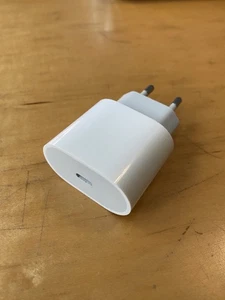 Chargeur/Adaptateur Secteur USB-C MHJE3ZM/A 20W Véritable Apple - Prise Européenne A1692 - Photo 1 sur 3