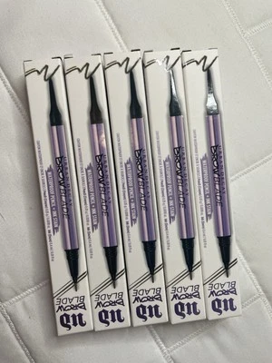 UD Brow Blade Blackout Foto 1 de 4