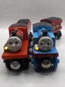 Thomas & Friends train en bois FEUX SONS THOMAS, ROLL WHISTLE JAMES ++ - Photo 1/6