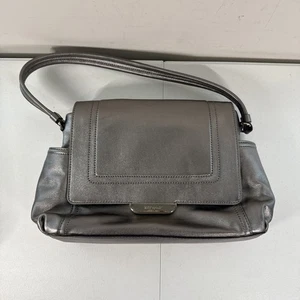 Kate Spade Handtasche Silber Metallic Beuteltasche Schultertasche Magnetverschluss Seitentasche - Bild 1 von 10
