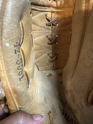 Vintage 1960s SPALDING 42-3581 Dick McAuliffe Signature Model RHT Baseball Glove - Image 1 of 4