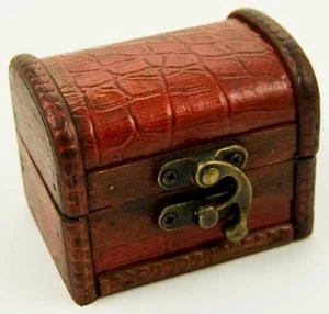 Schatulle Holz Lederoptik Truhe, Geschenk, Schmuck, Kristalle 8X6X6cm Kolonial Neu - Bild 1 von 1