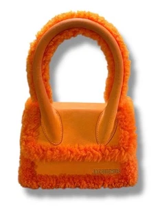Jacquemus le chiquito Tasche Moyen Shearling in orange mit Riemen - Bild 1 von 16