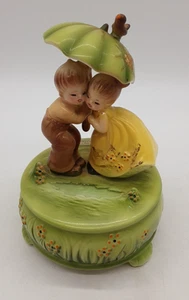Josef Originals Figurine Musicbox "Raindrops Keep Falling On My Head" Repaired - Picture 1 of 7