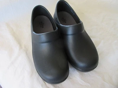 Crocs Neria Pro II Clog Women's Size 7 Black Work Slip-Ons NEW - Image 1 of 4