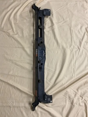 Hyundai Santa Fe Sport 2013 2014 2015 2016 2017 2018 soporte de radiador superior OEM Foto 1 de 4