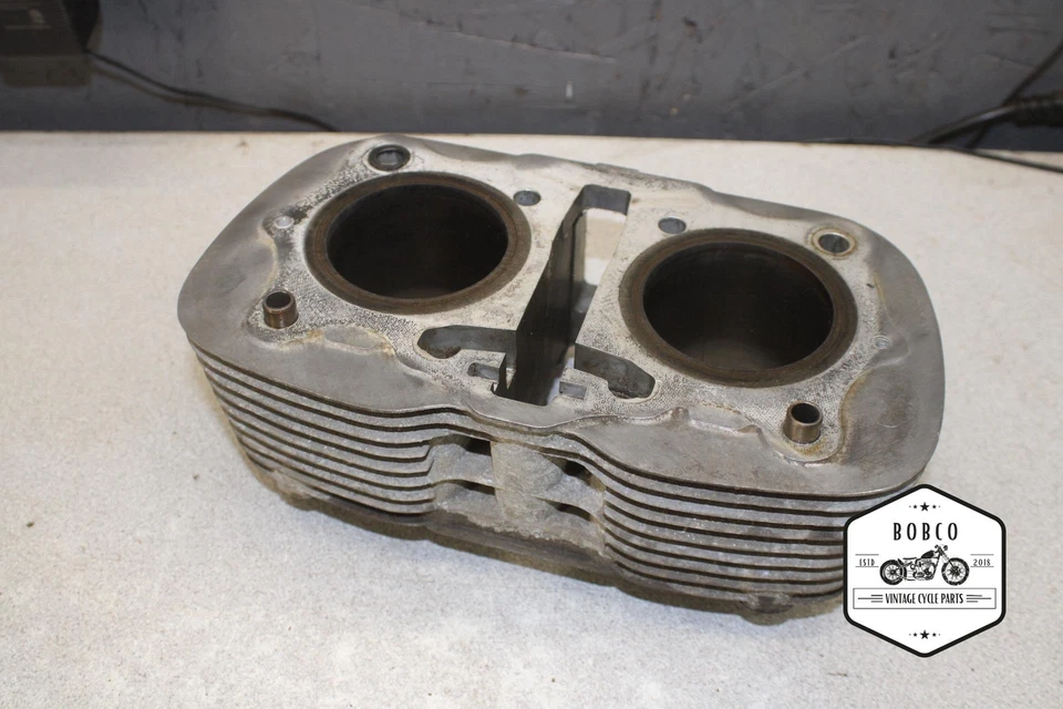 Верхние цилиндры двигателя 1973 Honda CL350 7711.TO - Изображение 1 из 4