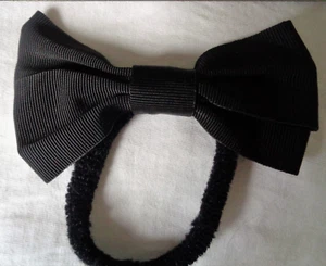 1980S HAIR TIES. ONE LOT OF 2 HAIR TIES. ONE BLACK TIE AND ONE WHITE. - Picture 1 of 7