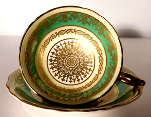 Vtg. Paragon Pale Green & Gold Pattern Cup and Saucer A504/11 MINT - Picture 1 of 5