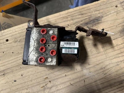 2007-2009 Chevrolet Trailblazer Anti Lock Brake ABS Pump Oem - Image 1 of 2