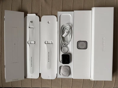 Apple iWatch Serie 8 45 mm Sil Alu White Sp GPS (Model A2771). NEU Preiss €550 - Bild 1 von 4