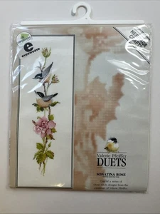 Heritage Crafts "Sonatina Rose" Flor de Pájaro De Colección Punto de Cruz Nuevo #VPSR563 - Imagen 1 de 6