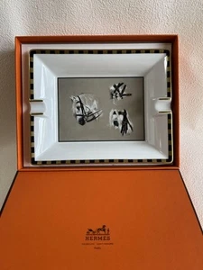 Bandeja de porcelana HERMES Cenicero Diseño Caballo y Rayas - Imagen 1 de 8