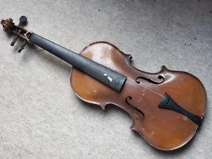 Nice old 4/4 Violin violon! nicely flamed back! crack at the front - Picture 1 of 15