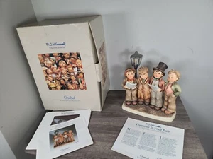 SIGNEDHummel figure HUM471 "Harmony in Four Parts" 10" TMK6 ORIGINAL BOX MINT - Picture 1 of 6