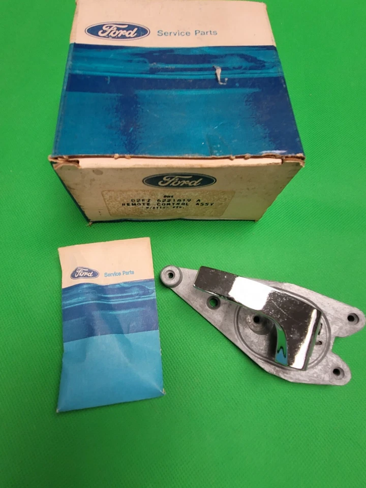 Manija de puerta interior del conductor delantero Ford Mustang II 1974-1978 NUEVO D2FZ-6221819-A Foto 1 de 4