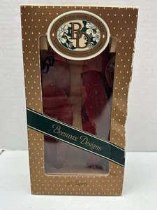 Bienenwachs Designs 2er Set Kegel Stil Kerzen Spirale Twist 8" rot schwarz Neu in Verpackung - Bild 1 von 8