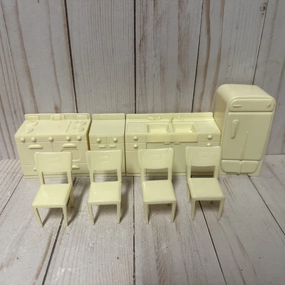 Juego de muebles vintage para casa de muñecas Marx encimera de cocina estufa sillas de nevera Foto 1 de 4
