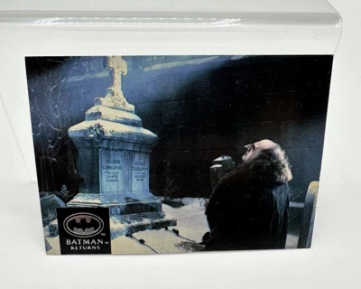1992 Batman Returns Topps Stadium Club #38 The Penguin Gotham Cemetery - Imagem 1 de 3