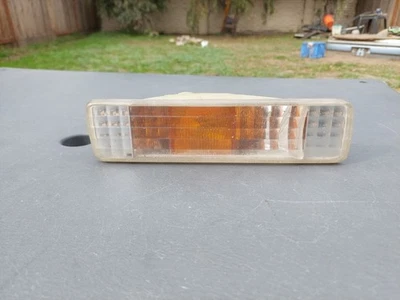 Right Bumper Light 1988-1989 Honda Accord OEM turn signal Passenger lens parking - Image 1 of 4