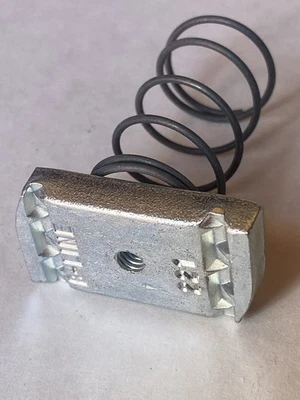 Lot Of 100 B-Line N221N Spring Nut #8-32 Thread 1/4" Nut - Image 1 of 4