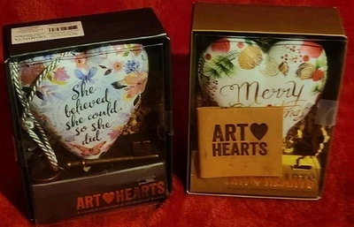 Lot 2: Demdaco Resin Art Hearts Decor Merry Christmas & She Believed She Could - Image 1 of 4