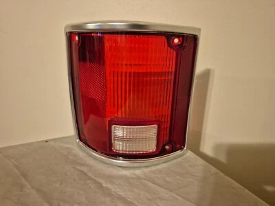 Lente de luz trasera Chevy GMC C/K Pickup Blazer Suburban 1978 a 1990 conductor izquierdo Foto 1 de 4