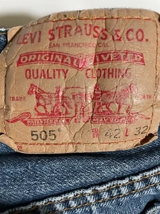 Levis 505 Men’s Size 42x32 Blue Straight Leg Red Tab Denim Jeans - Picture 1 of 16