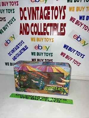 1992 Playmates TMNT Teenage Mutant Ninja Turtles Cave Turtle Leo & Dingy Dino - Image 1 of 4