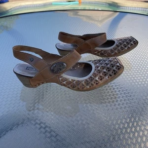 Pikolinos Size 38 / 7.5 - 8 Gandia Perforated Nude - Picture 1 of 9