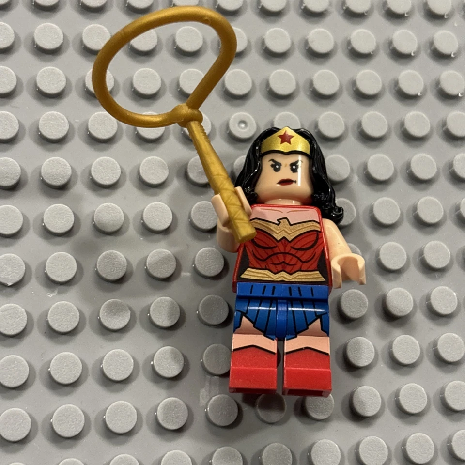 LEGO DC Super Heroes Mujer Maravilla Oro Tiara Minifigura sh456 Foto 1 de 3