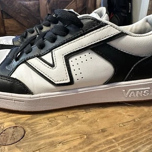 Vans LOWLAND COMFYCUSH LEATHER SHOE BLACK WHITE PANDA MEN 9  Shoes Rare SAMPLE - Picture 1 of 10