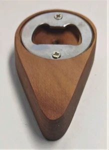 Handcrafted Unique Dark Brown Oak Wood Bottle Opener - Imagen 1 de 1