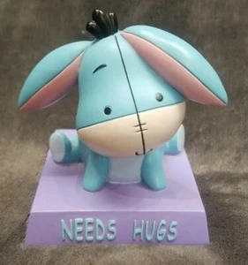 Eeyorev Disney Resin Figur Needs Hugs Winnie The Pooh & Disney Eeyour Becher 300ml - Bild 1 von 12
