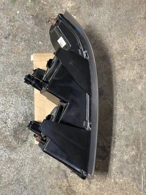 OEM | Conjunto de faros de pasajero para 03-24 Savana y Express 85577295 Foto 1 de 4