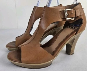 Sofft Size 7.5M Heel Dabney Brown T Strap Leather Open Toe Sandal Pumps Note! - Picture 1 of 12