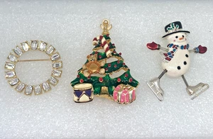 Weihnachtsschmuck Danecraft Zitternder Schneemann Emaille Baum & Monet Kranz Pin Set - Bild 1 von 11