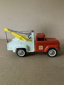Vintage 1963 HUBLEY MIGHTY METAL WRECKER TOW TRUCK Red White w/Original Stickers - Picture 1 of 6