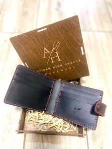 Schwarze handgefertigte Herren Leder Geldbörse mit 6 Kartenfächern. Geschenkbox als Geschenk. - Bild 1 von 24