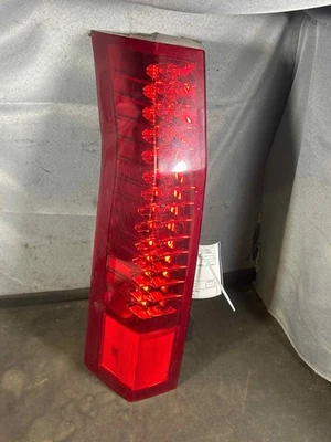 Fits 2004-2009 Cadillac SRX Left Tail Light OEM:25936965 Foto 1 de 4