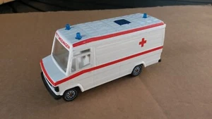 Siku 2011 – Mercedes 809 Rettungswagen, mint (-) - Bild 1 von 4