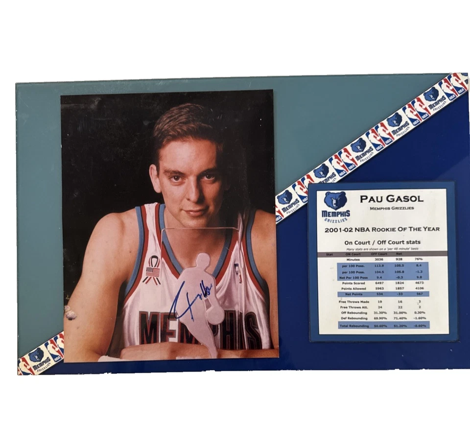Placa fotográfica autógrafa de Pau Gasol de la NBA 2001-2002 estadísticas de novato Memphis Grizzlies Foto 1 de 4
