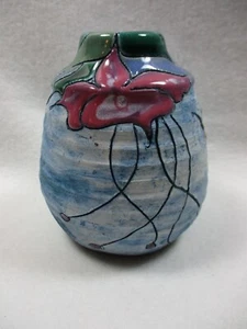 Jarrón/difusor de aceite de cerámica con flor y colibrí - Firmado - 4" de alto - Imagen 1 de 6