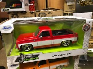 1985 CHEVROLET C10 TRUCK  WHITE & RED  SQUAREBODY  SOLD OUT ISSUE  1.24 JADA